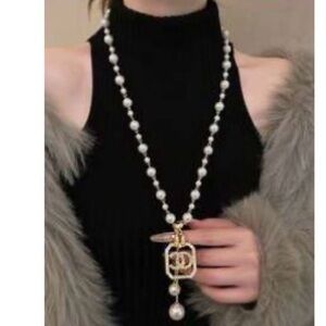 Fashion Jewelry Pearl and Gold Charm Necklace New C-Letter Pendant Necklace,